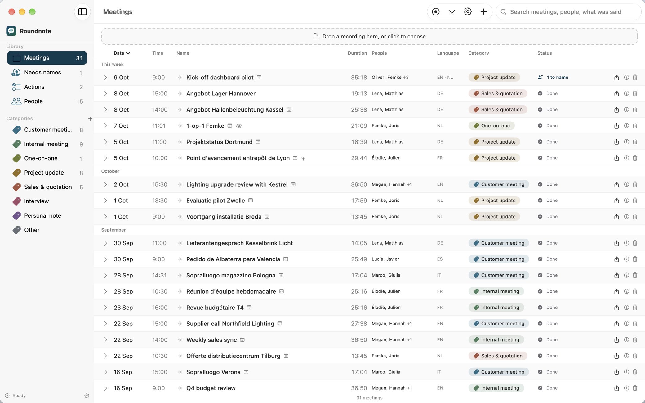 Roundnote's meetings window: 31 meetings of the last six weeks in English, Dutch, German, French, Spanish and Italian, each with its date, time, length, who spoke, language, category and status.